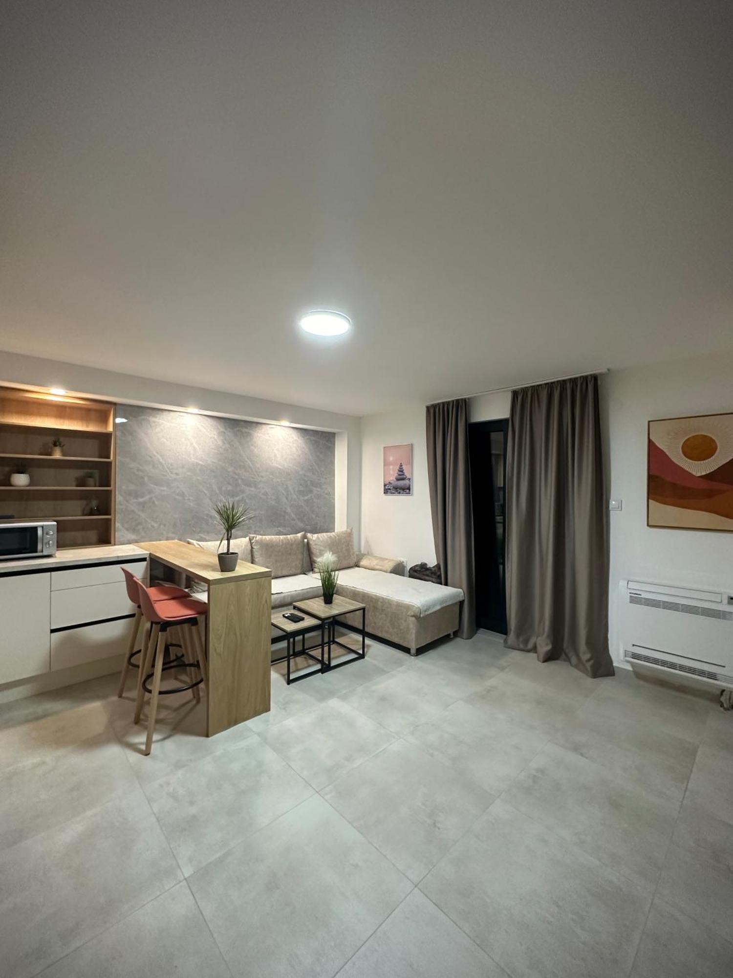 Square Point Apartments Kotor Exterior photo